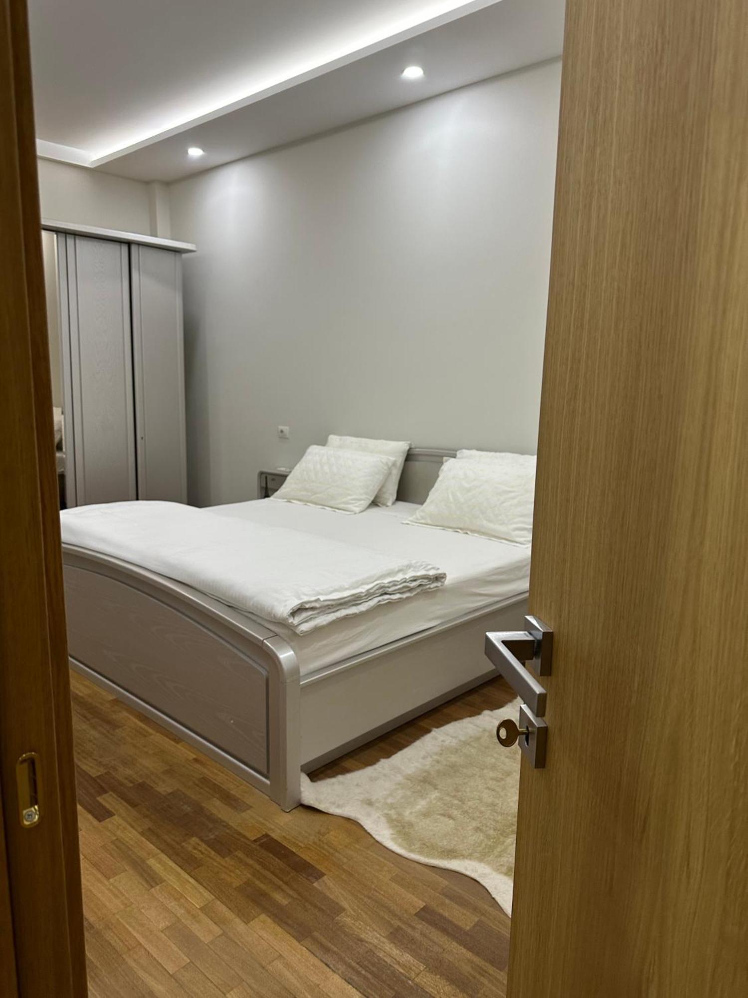Dry Lake Apartment Tirana Extérieur photo