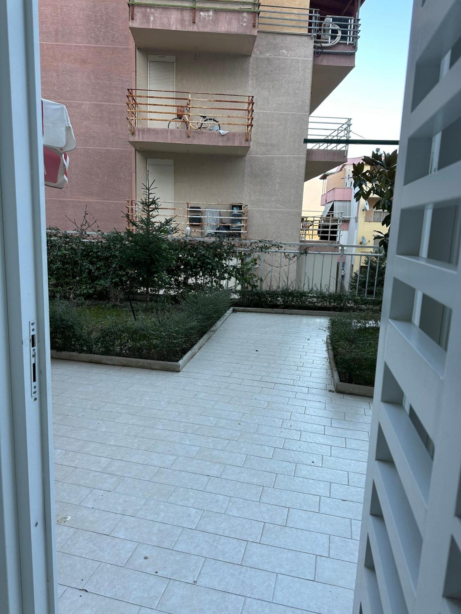 Dry Lake Apartment Tirana Extérieur photo